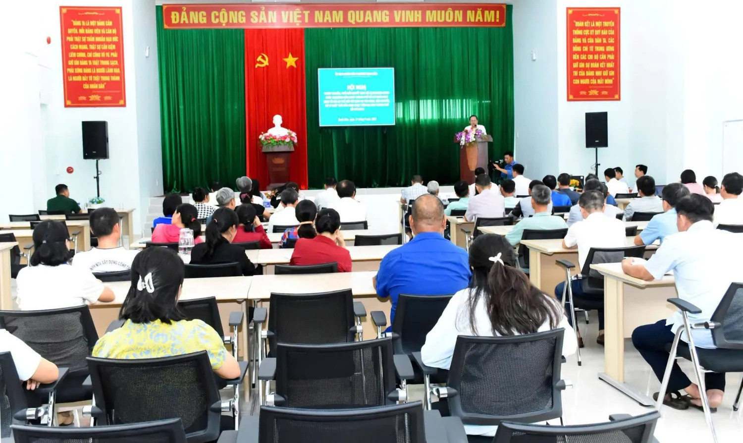 Hội nghị tuyên truyền mức giá dịch vụ thu gom, vận chuyển, xử lý chất thải rắn sinh hoạt