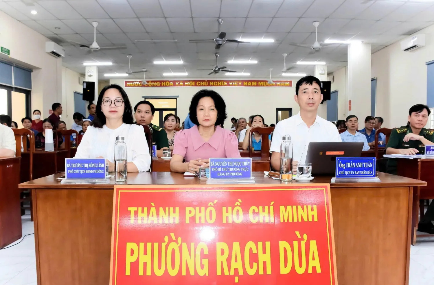Tiếp xúc cử tri trước Kỳ họp thứ 2, Quốc hội khóa XVI tại điểm cầu phường Rạch Dừa