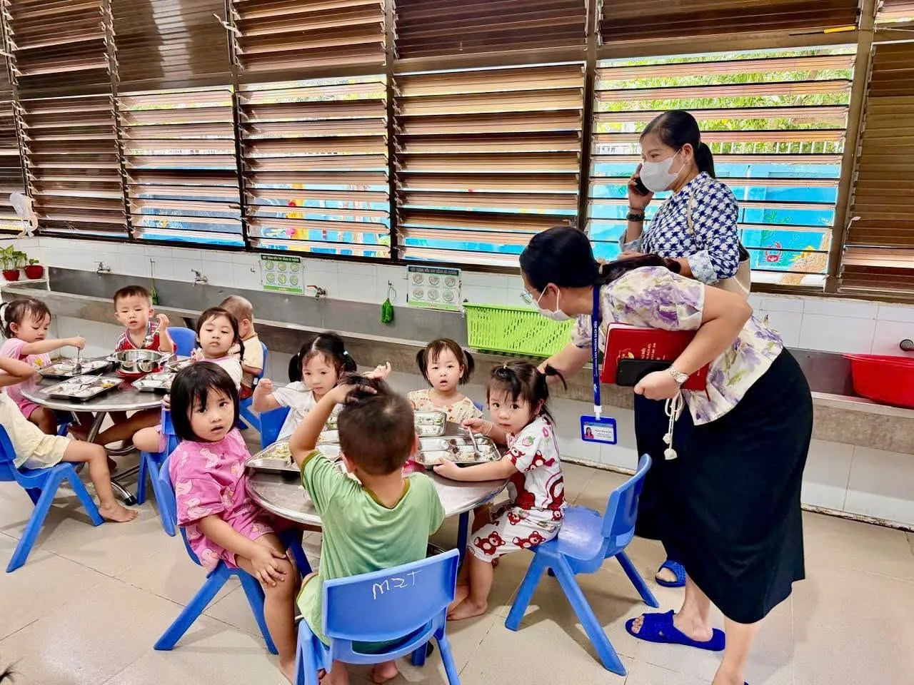 Phường Rạch Dừa tăng cường kiểm tra an toàn thực phẩm, chất lượng bữa ăn bán trú trong trường học