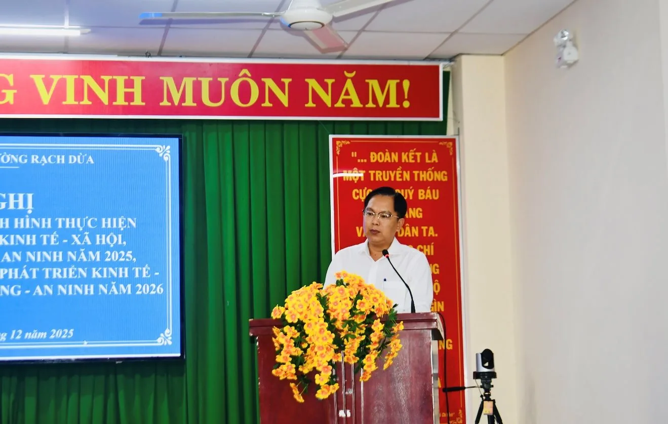 Bí thư Đảng ủy phường Nguyễn Phúc Hoàng phát biểu chỉ đạo.